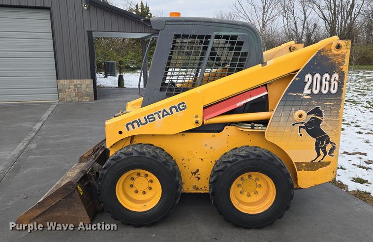 image for item EQ3692 2008 Mustang  2066 skid steer loader