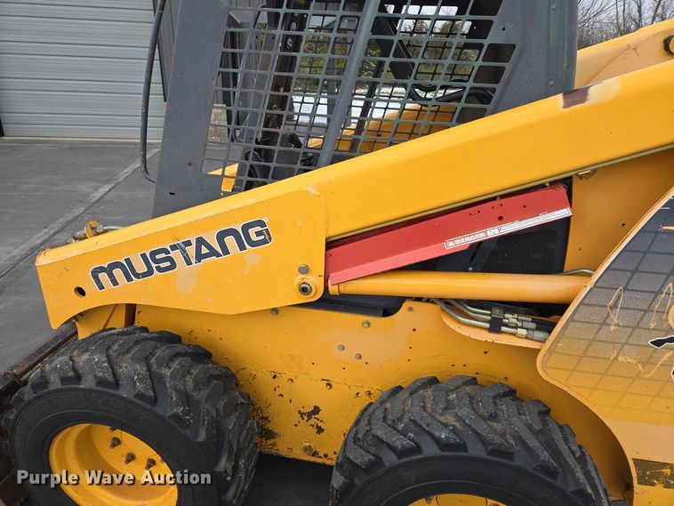 image for item EQ3692 2008 Mustang  2066 skid steer loader
