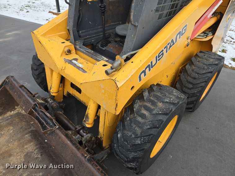 image for item EQ3692 2008 Mustang  2066 skid steer loader