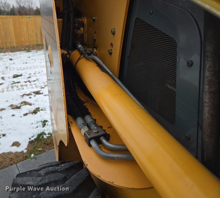 image for item EQ3692 2008 Mustang  2066 skid steer loader