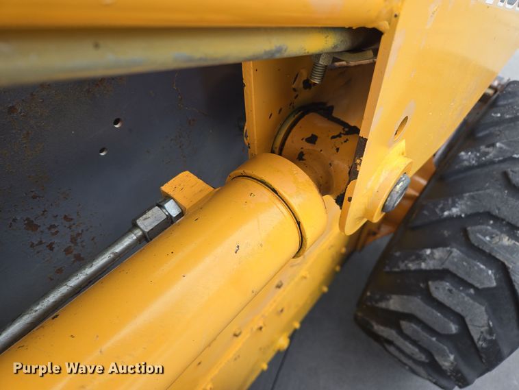 image for item EQ3692 2008 Mustang  2066 skid steer loader