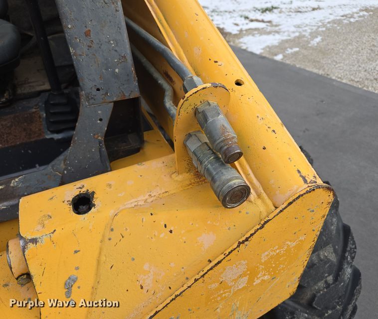 image for item EQ3692 2008 Mustang  2066 skid steer loader