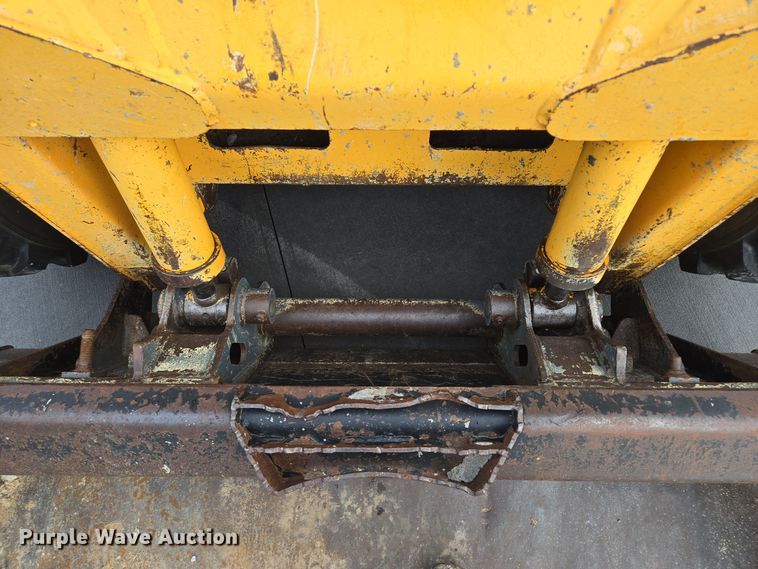 image for item EQ3692 2008 Mustang  2066 skid steer loader