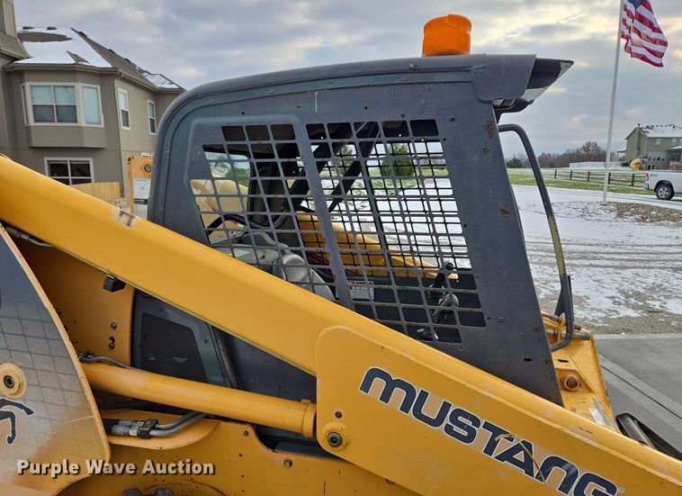 image for item EQ3692 2008 Mustang  2066 skid steer loader