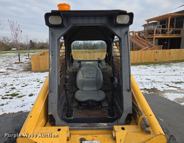 image for item EQ3692 2008 Mustang  2066 skid steer loader