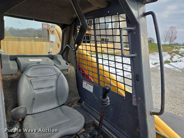 image for item EQ3692 2008 Mustang  2066 skid steer loader