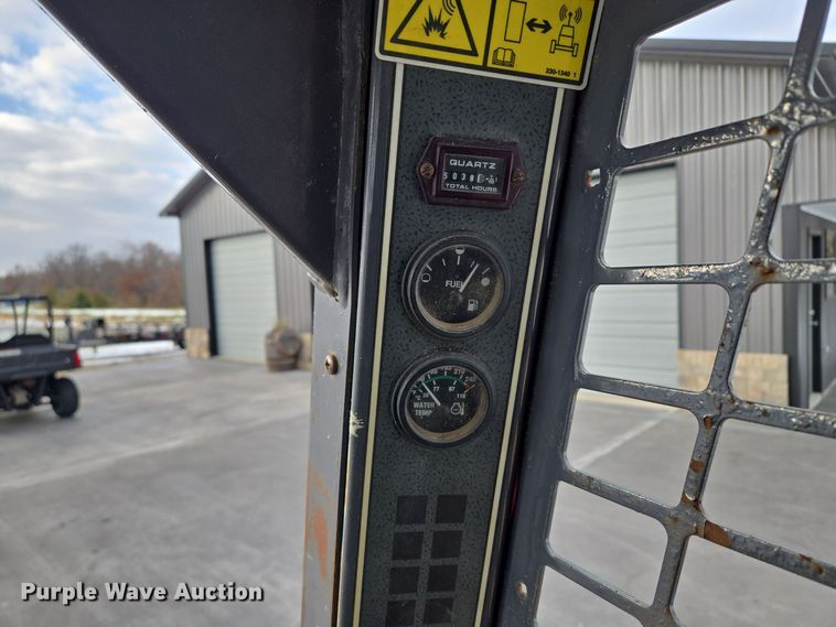 image for item EQ3692 2008 Mustang  2066 skid steer loader