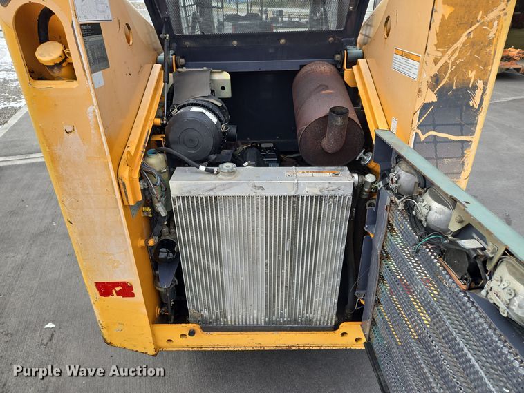 image for item EQ3692 2008 Mustang  2066 skid steer loader