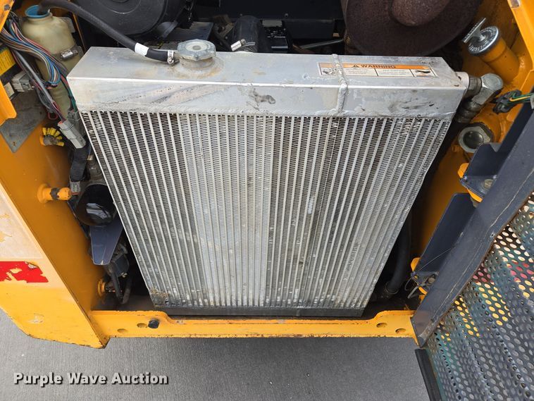 image for item EQ3692 2008 Mustang  2066 skid steer loader