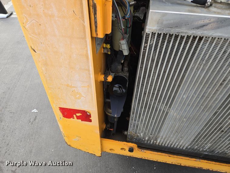 image for item EQ3692 2008 Mustang  2066 skid steer loader