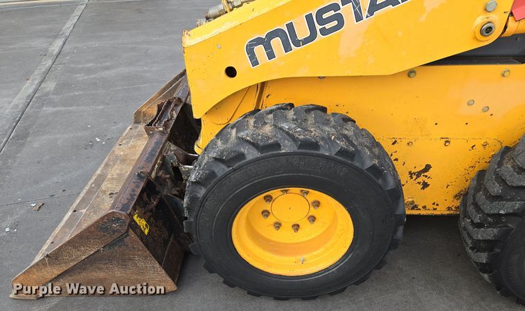 image for item EQ3692 2008 Mustang  2066 skid steer loader