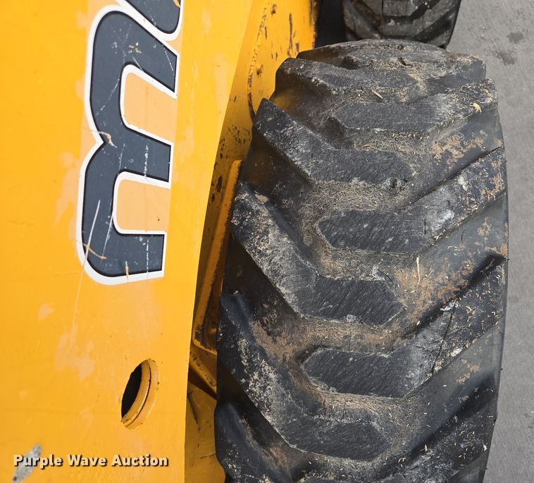 image for item EQ3692 2008 Mustang  2066 skid steer loader