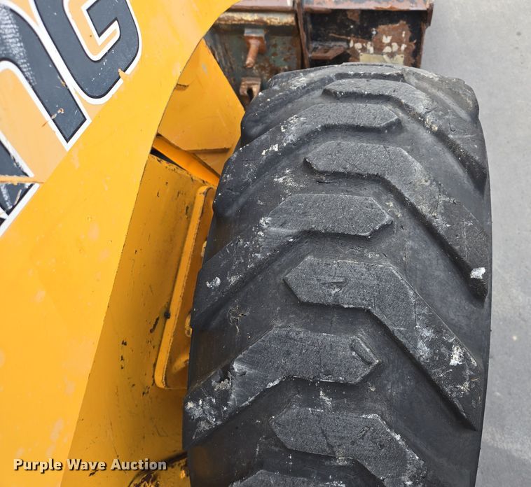 image for item EQ3692 2008 Mustang  2066 skid steer loader