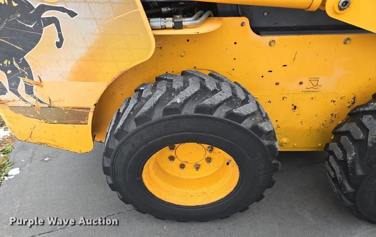 image for item EQ3692 2008 Mustang  2066 skid steer loader