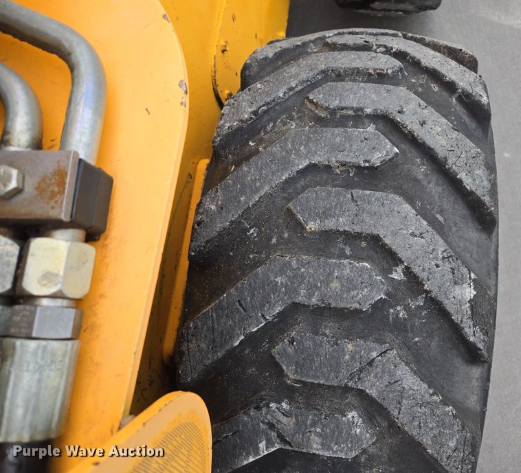 image for item EQ3692 2008 Mustang  2066 skid steer loader