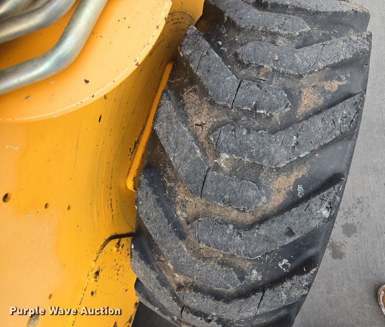 image for item EQ3692 2008 Mustang  2066 skid steer loader