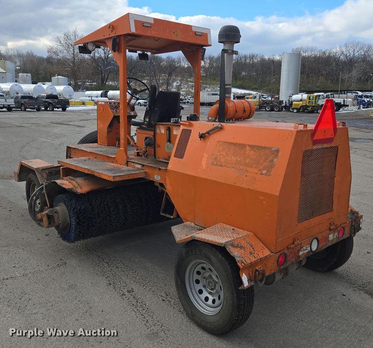 image for item EQ3694 1995 Broce RC300 broom