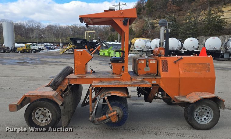 image for item EQ3694 1995 Broce RC300 broom