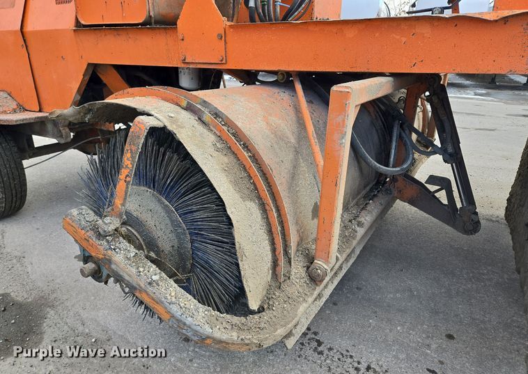 image for item EQ3694 1995 Broce RC300 broom