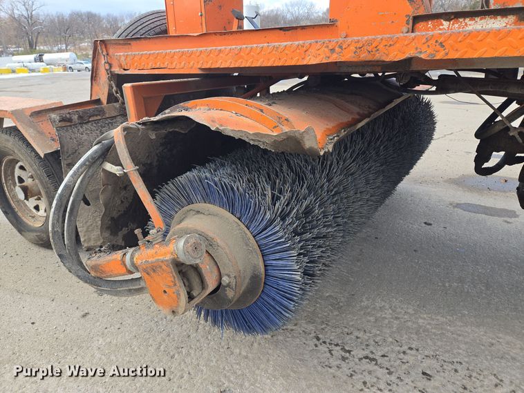 image for item EQ3694 1995 Broce RC300 broom