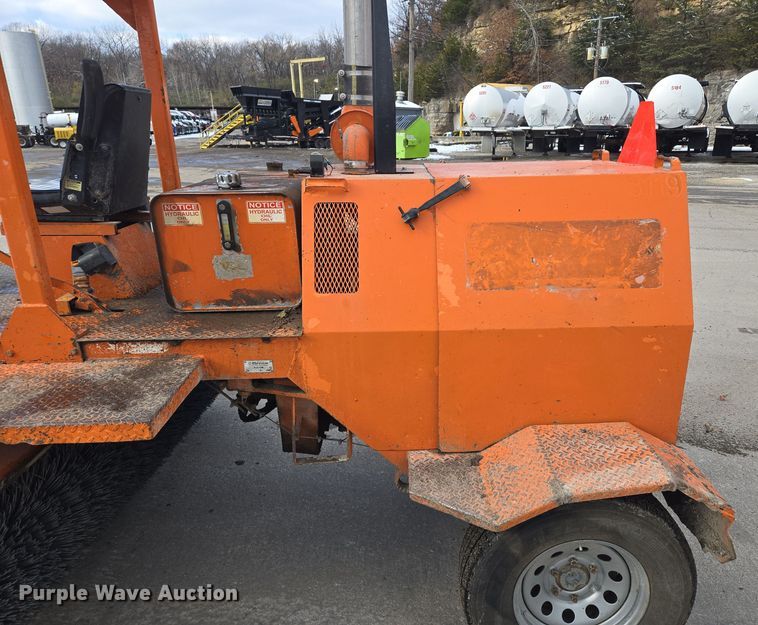 image for item EQ3694 1995 Broce RC300 broom