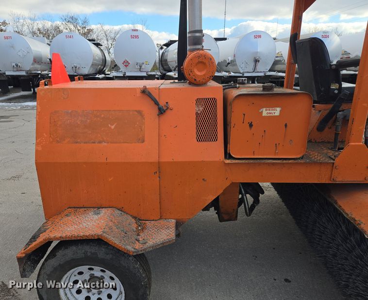 image for item EQ3694 1995 Broce RC300 broom