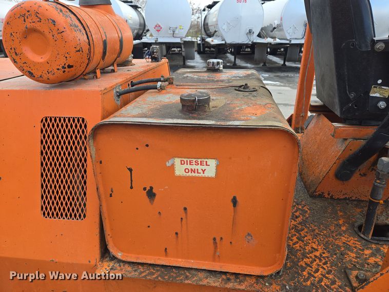 image for item EQ3694 1995 Broce RC300 broom