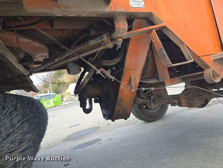 image for item EQ3694 1995 Broce RC300 broom