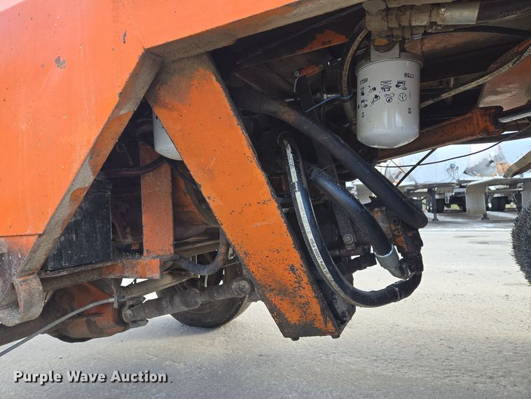 image for item EQ3694 1995 Broce RC300 broom