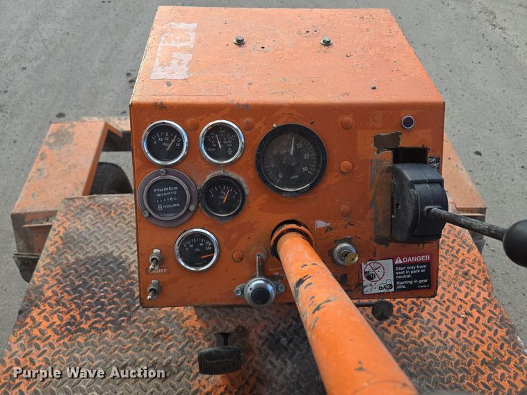 image for item EQ3694 1995 Broce RC300 broom