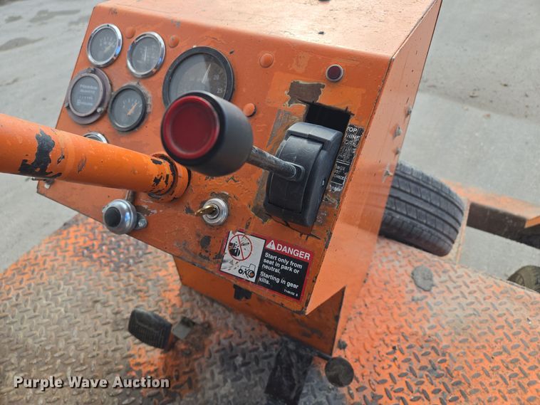 image for item EQ3694 1995 Broce RC300 broom