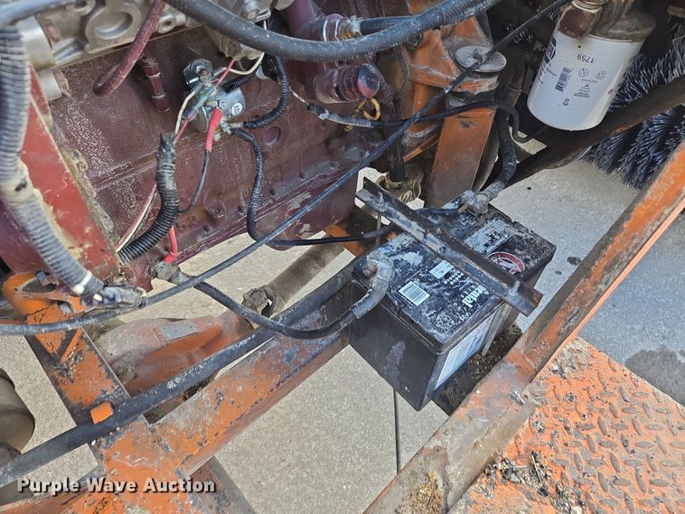 image for item EQ3694 1995 Broce RC300 broom