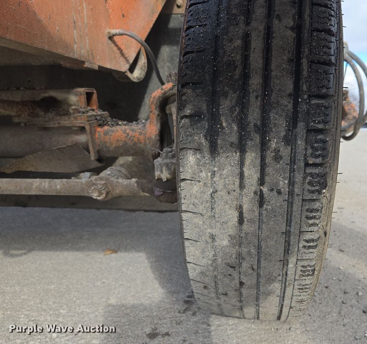 image for item EQ3694 1995 Broce RC300 broom