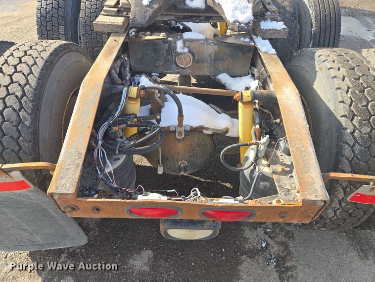 image for item EQ3695 1984 Peterbilt  382 semi truck