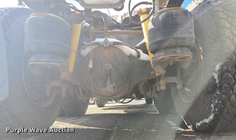 image for item EQ3695 1984 Peterbilt  382 semi truck