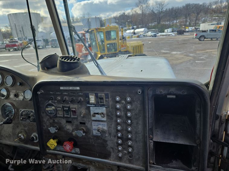 image for item EQ3695 1984 Peterbilt  382 semi truck