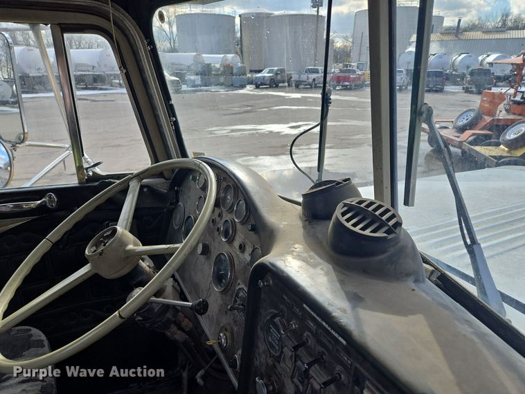 image for item EQ3695 1984 Peterbilt  382 semi truck