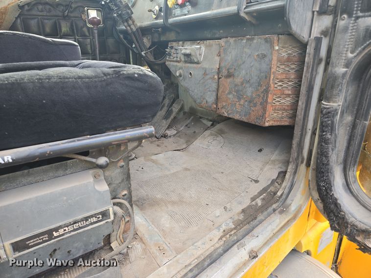 image for item EQ3695 1984 Peterbilt  382 semi truck