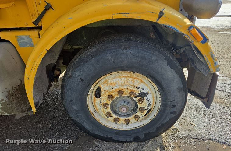 image for item EQ3695 1984 Peterbilt  382 semi truck