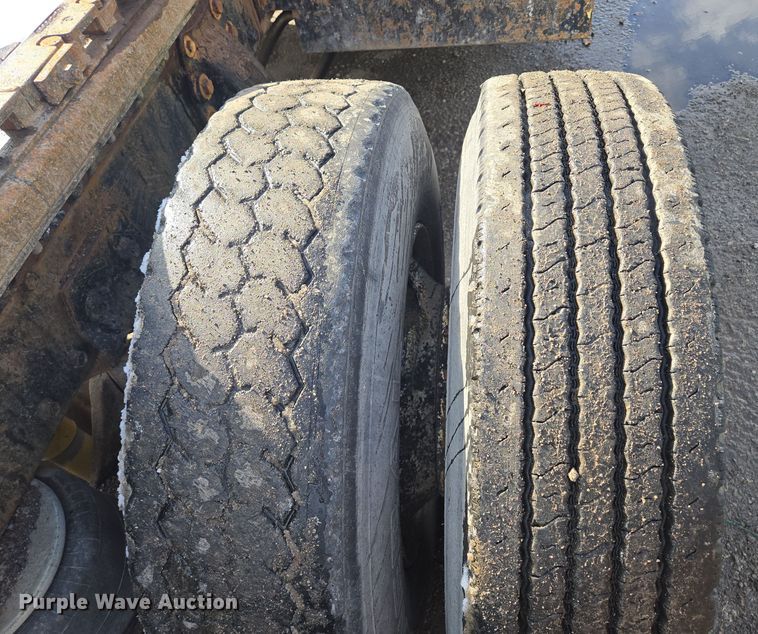 image for item EQ3695 1984 Peterbilt  382 semi truck