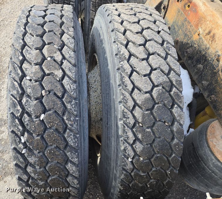 image for item EQ3695 1984 Peterbilt  382 semi truck