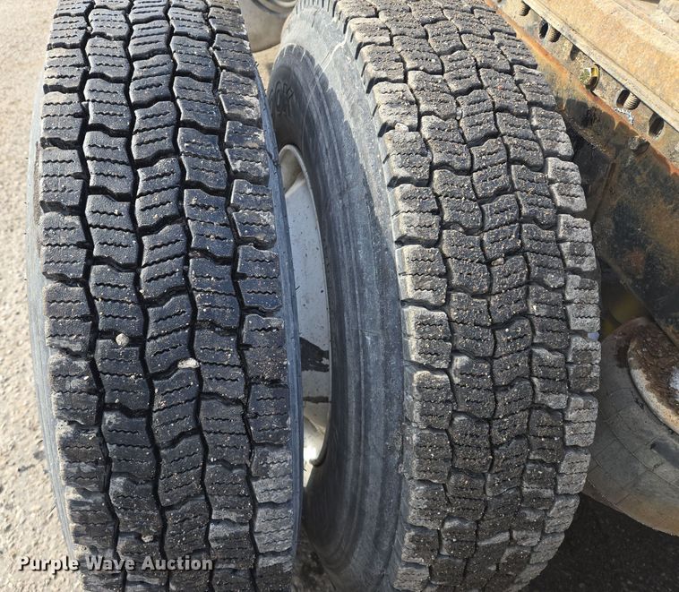 image for item EQ3695 1984 Peterbilt  382 semi truck