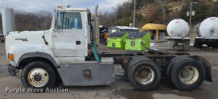 image for item EQ3697 1993 Ford Aeromax  L9000 semi truck