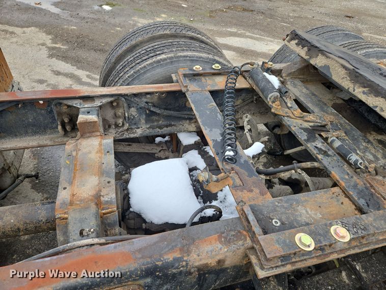 image for item EQ3697 1993 Ford Aeromax  L9000 semi truck