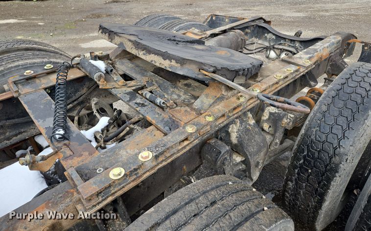 image for item EQ3697 1993 Ford Aeromax  L9000 semi truck