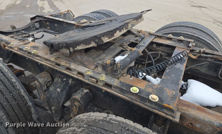 image for item EQ3697 1993 Ford Aeromax  L9000 semi truck