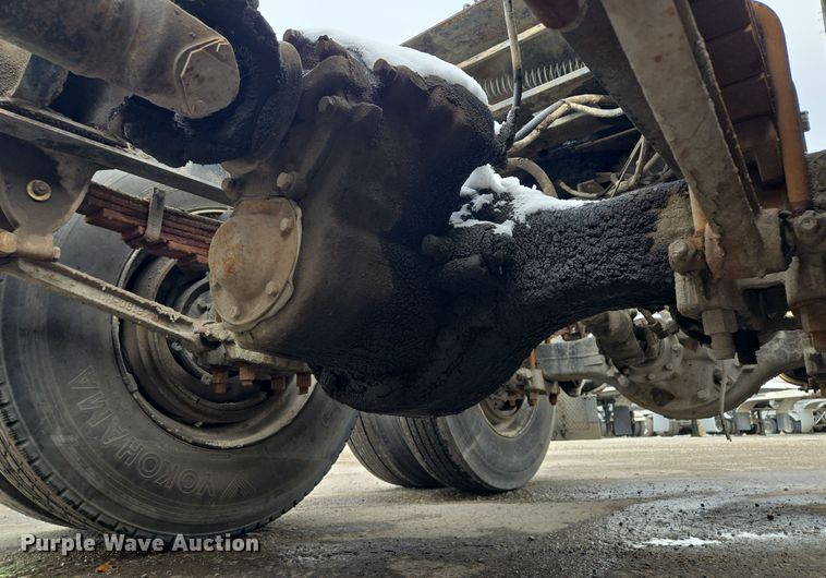 image for item EQ3697 1993 Ford Aeromax  L9000 semi truck