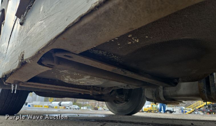 image for item EQ3697 1993 Ford Aeromax  L9000 semi truck