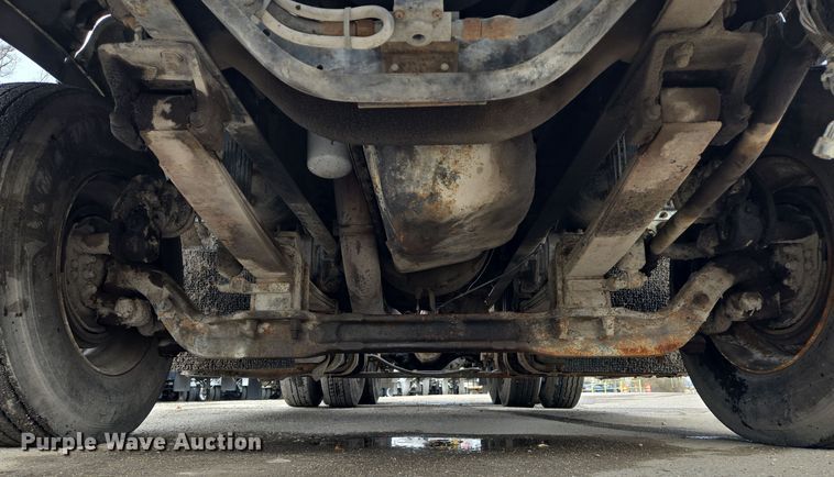 image for item EQ3697 1993 Ford Aeromax  L9000 semi truck