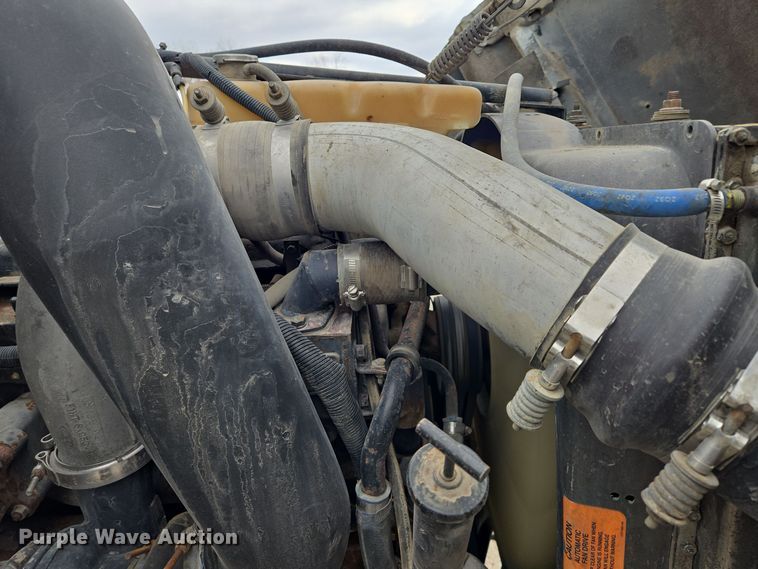 image for item EQ3697 1993 Ford Aeromax  L9000 semi truck